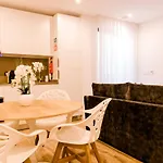 Dcm Lofts *